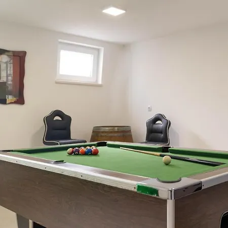 Paganor 아파트 풀라